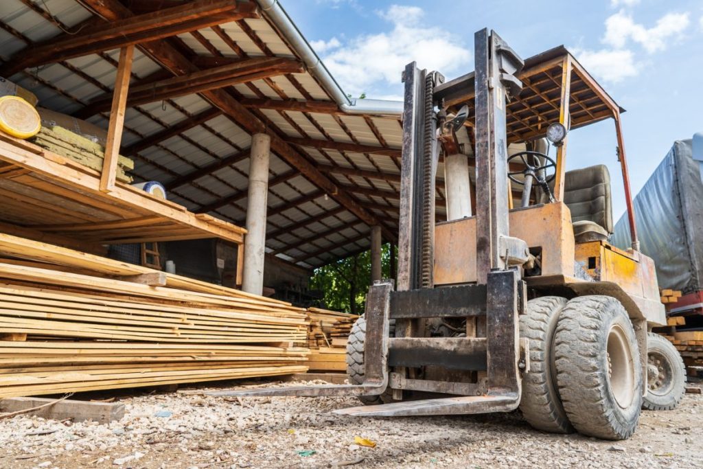 Les réglementations et les normes en matière d'utilisation du bois recyclé dans l'industrie de la construction